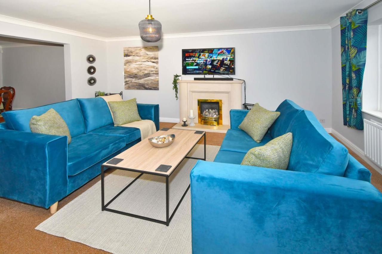 The Glade By Yourstays Huge Single Detached Holiday Home With Big Garden Newcastle-under-Lyme Kültér fotó