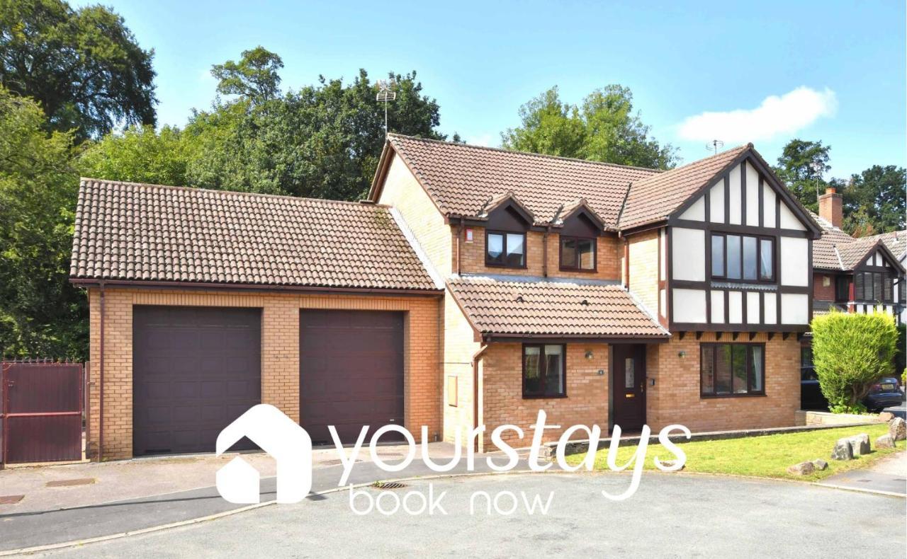 The Glade By Yourstays Huge Single Detached Holiday Home With Big Garden Newcastle-under-Lyme Kültér fotó